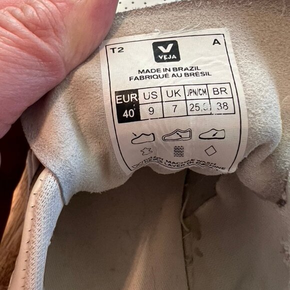 Veja V-10 Leather Colorblock Shoe - Picture 2 of 7